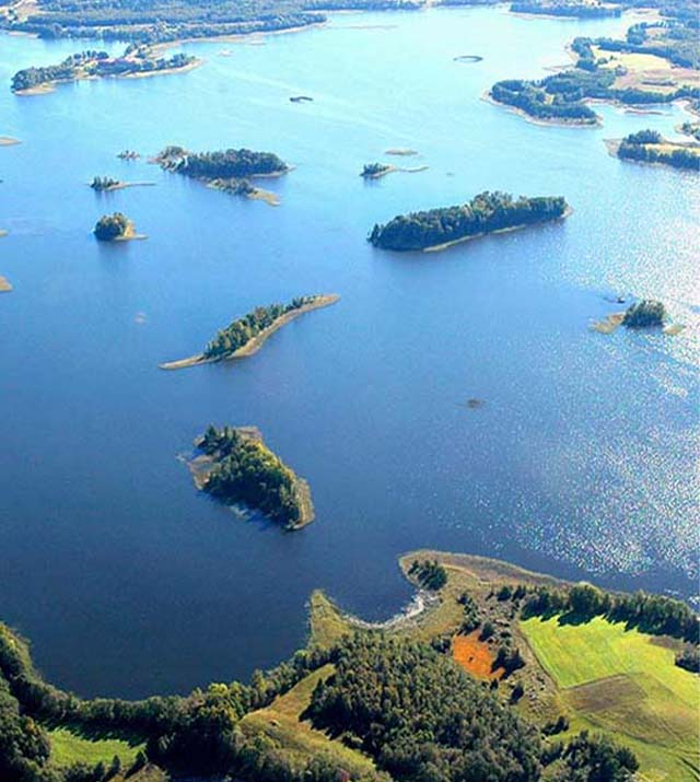 01-pileni-ezezers-hutor.jpg